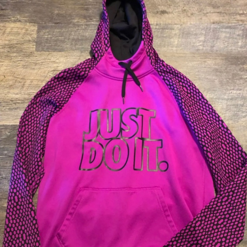 Women’s Nike sweatshirt